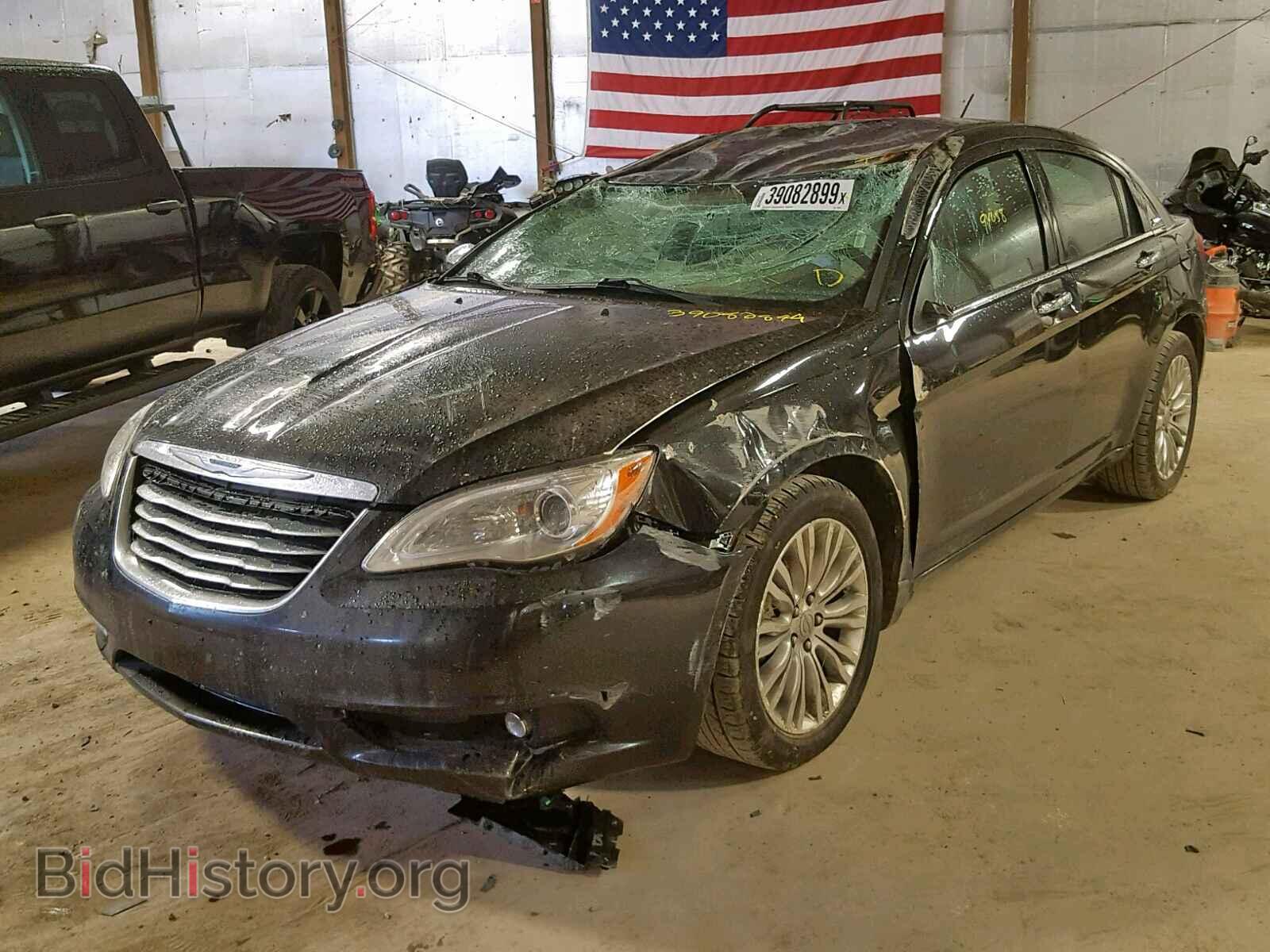 2011 CHRYSLER 200 - VIN: 1C3BC2FB3BN579905 - Photo 2
