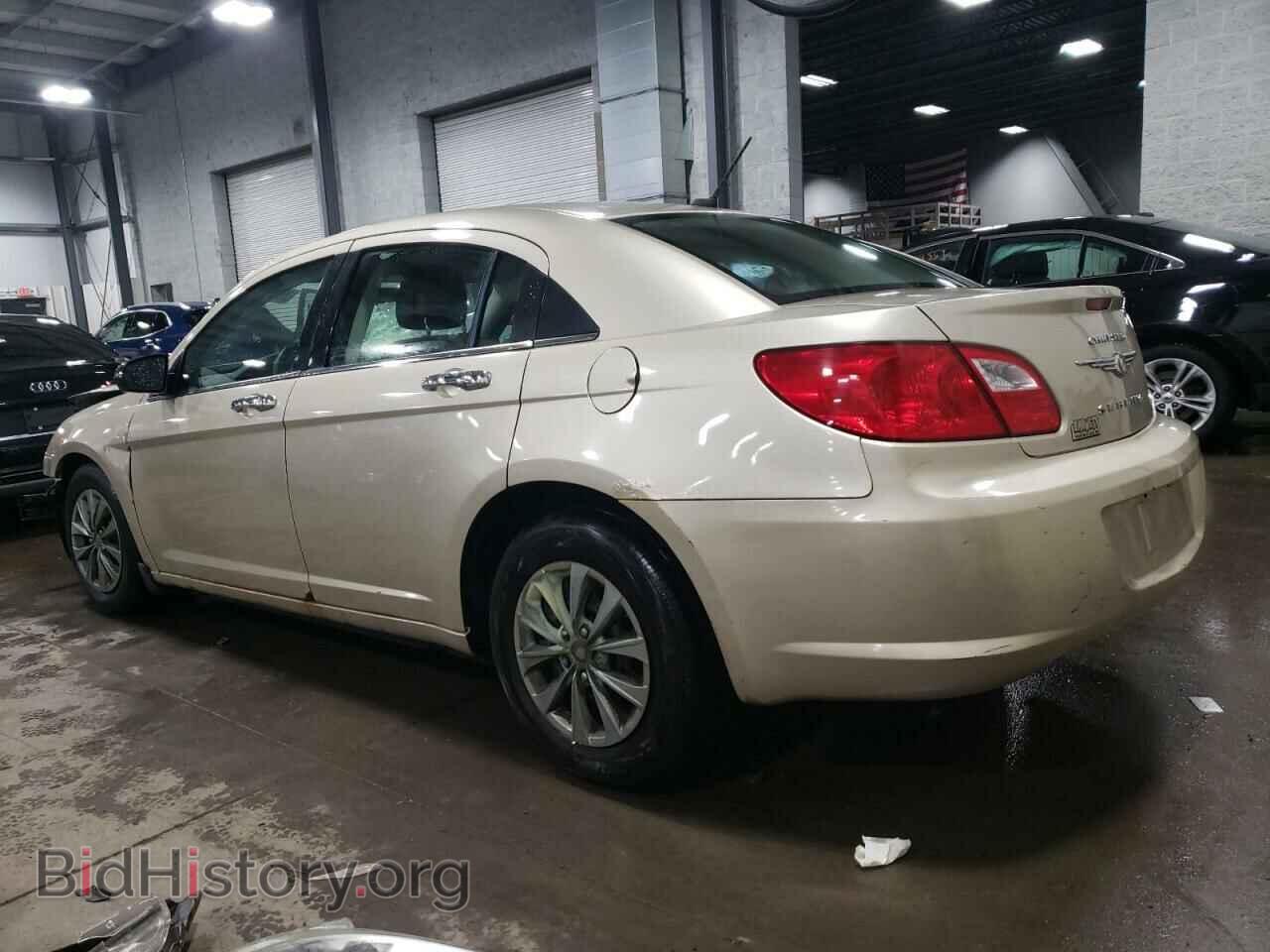 2010 CHRYSLER SEBRING - VIN: 1C3CC4FB6AN112430 - Фото 2