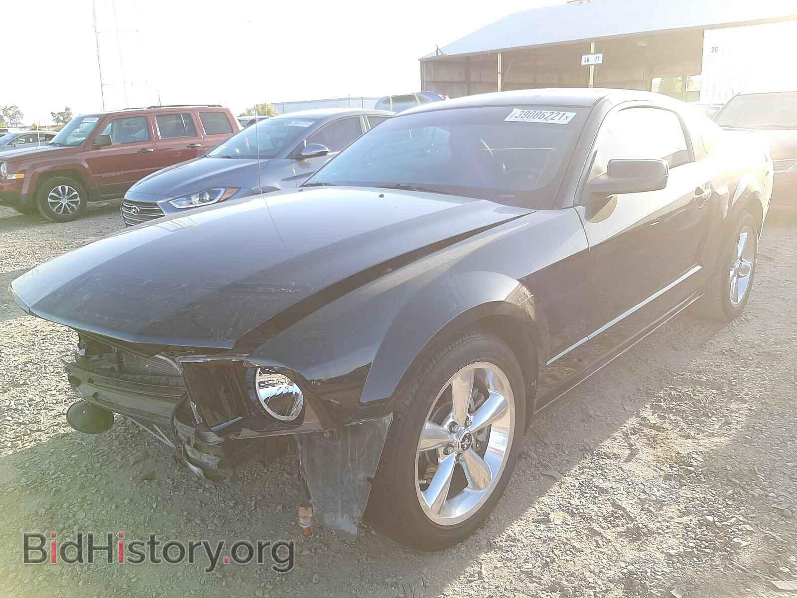 2007 FORD MUSTANG - VIN: 1ZVHT82H575197978 - Фото 2