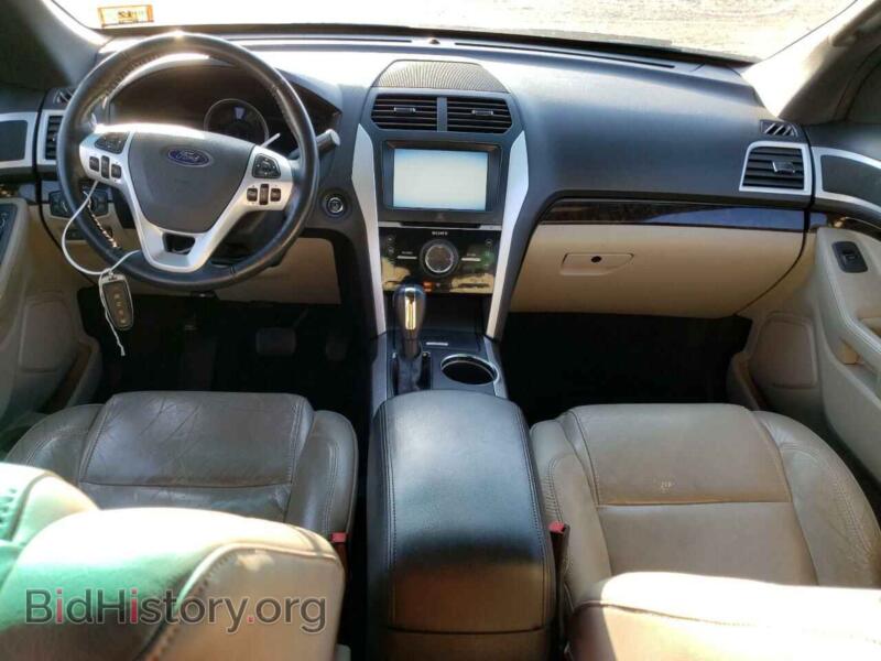 2011 Ford EXPLORER (VIN 1FMHK8F88BGA00682) — фото 8 из 13