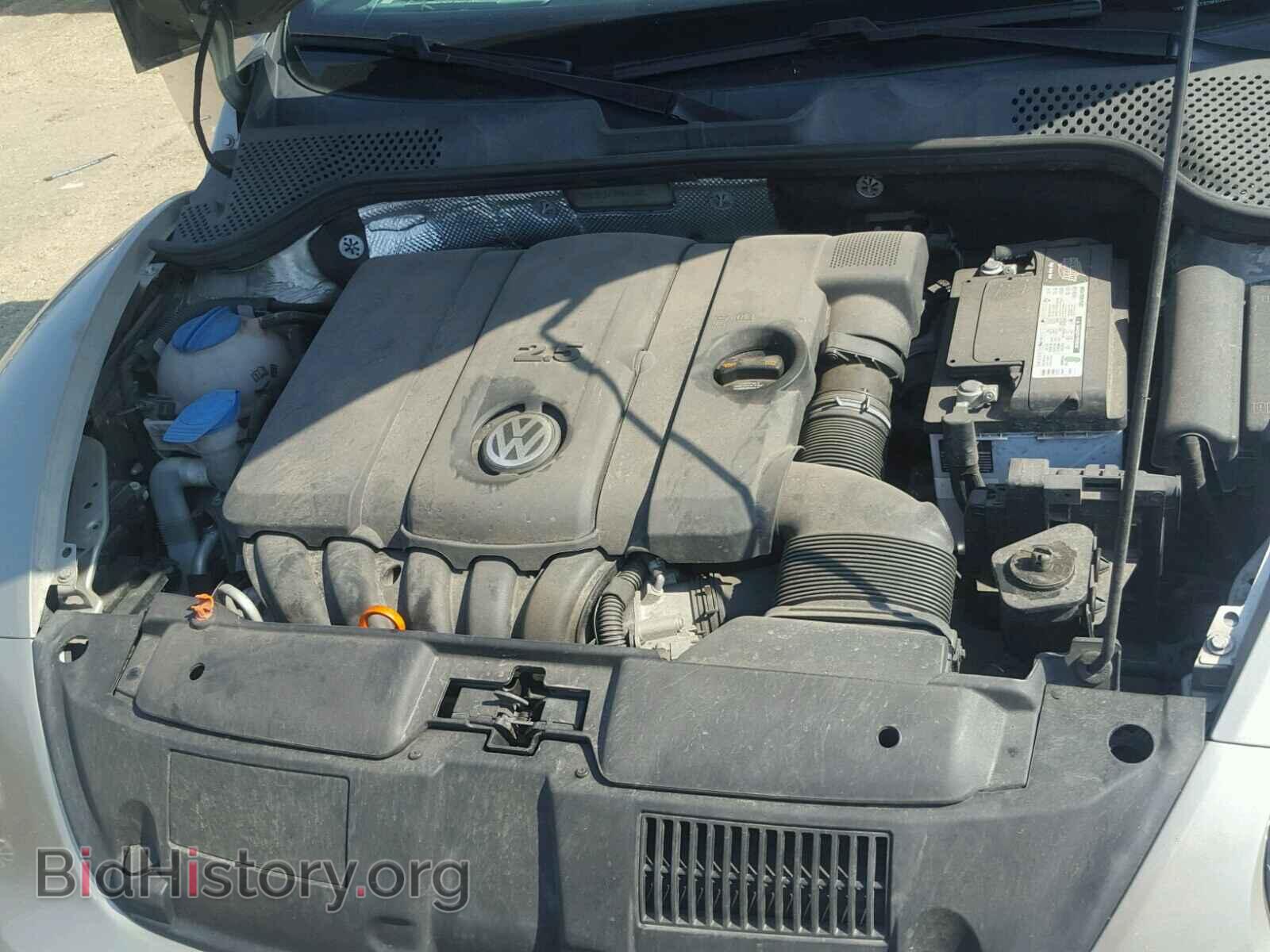 2013 VOLKSWAGEN BEETLE - VIN: 3VWJX7AT3DM606488 - Фото 7