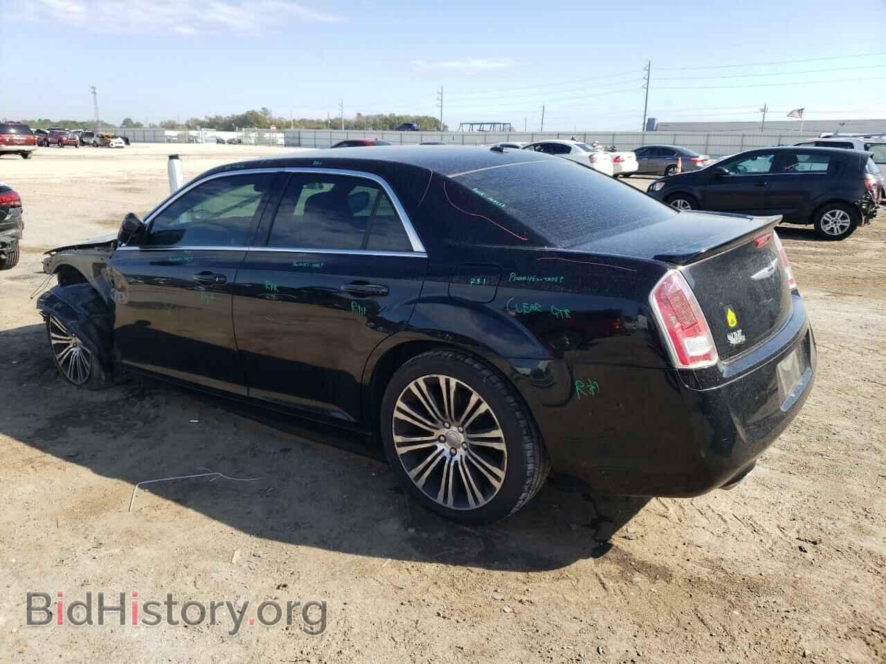 2013 CHRYSLER 300 - VIN: 2C3CCABGXDH660931 - Фото 2