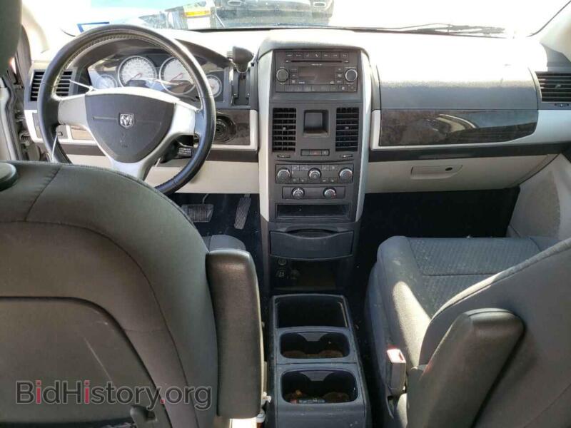 2010 Dodge CARAVAN (VIN 2D4RN5D17AR144017) — фото 8 из 13
