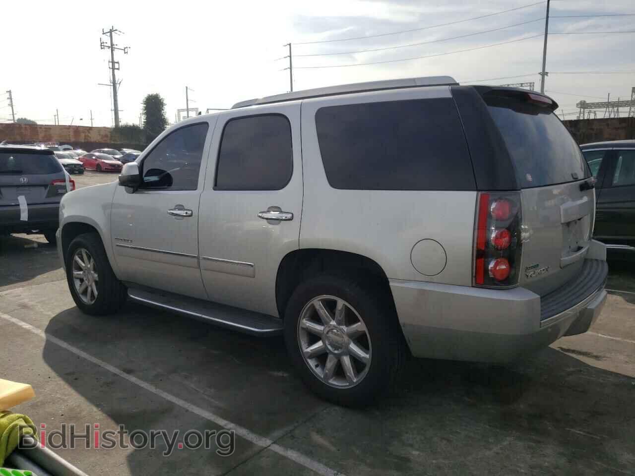2011 GMC YUKON - VIN: 1GKS1EEF0BR142920 - Фото 2