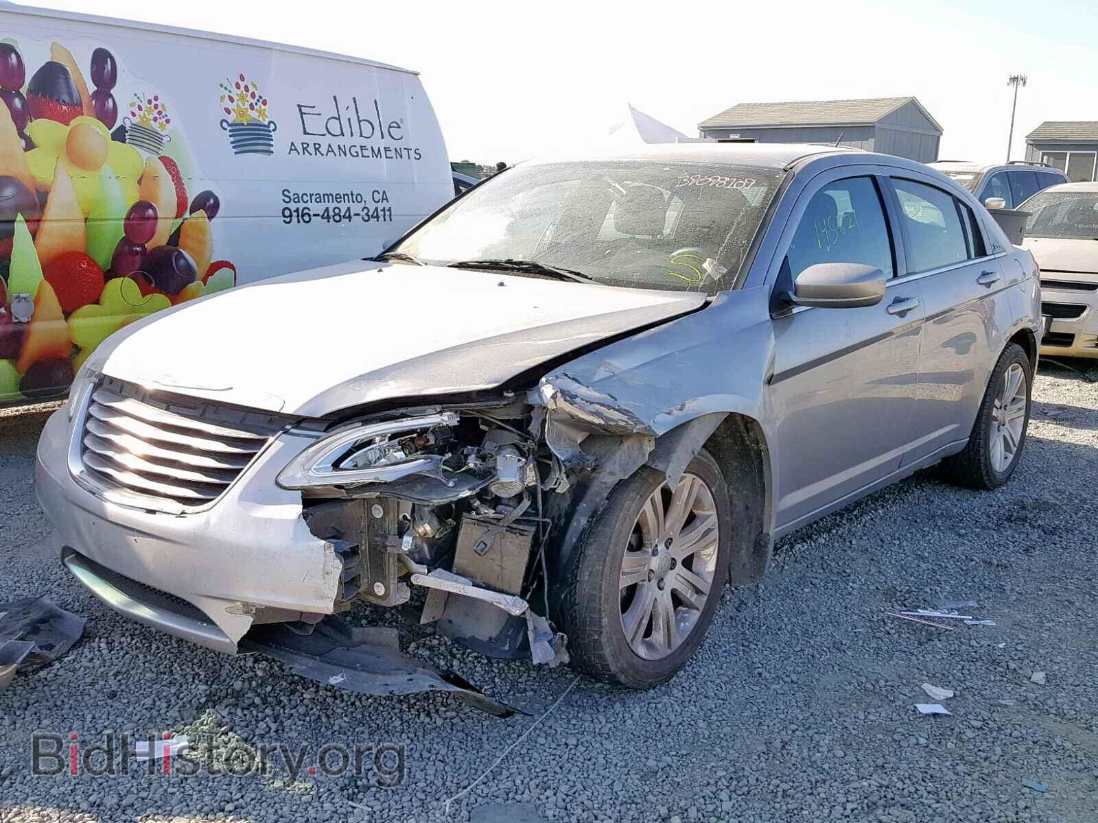 2013 CHRYSLER 200 - VIN: 1C3CCBABXDN671933 - Фото 2