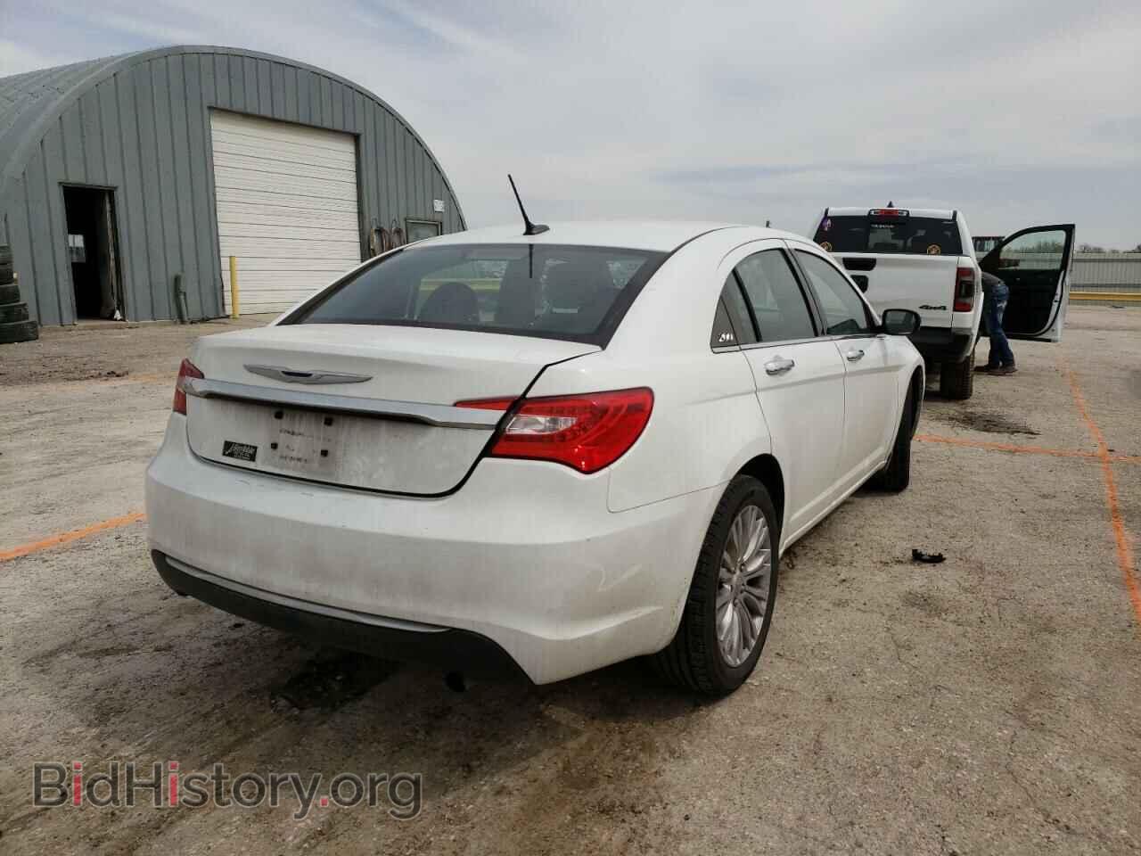 2012 CHRYSLER 200 - VIN: 1C3CCBCB3CN257744 - Фото 4