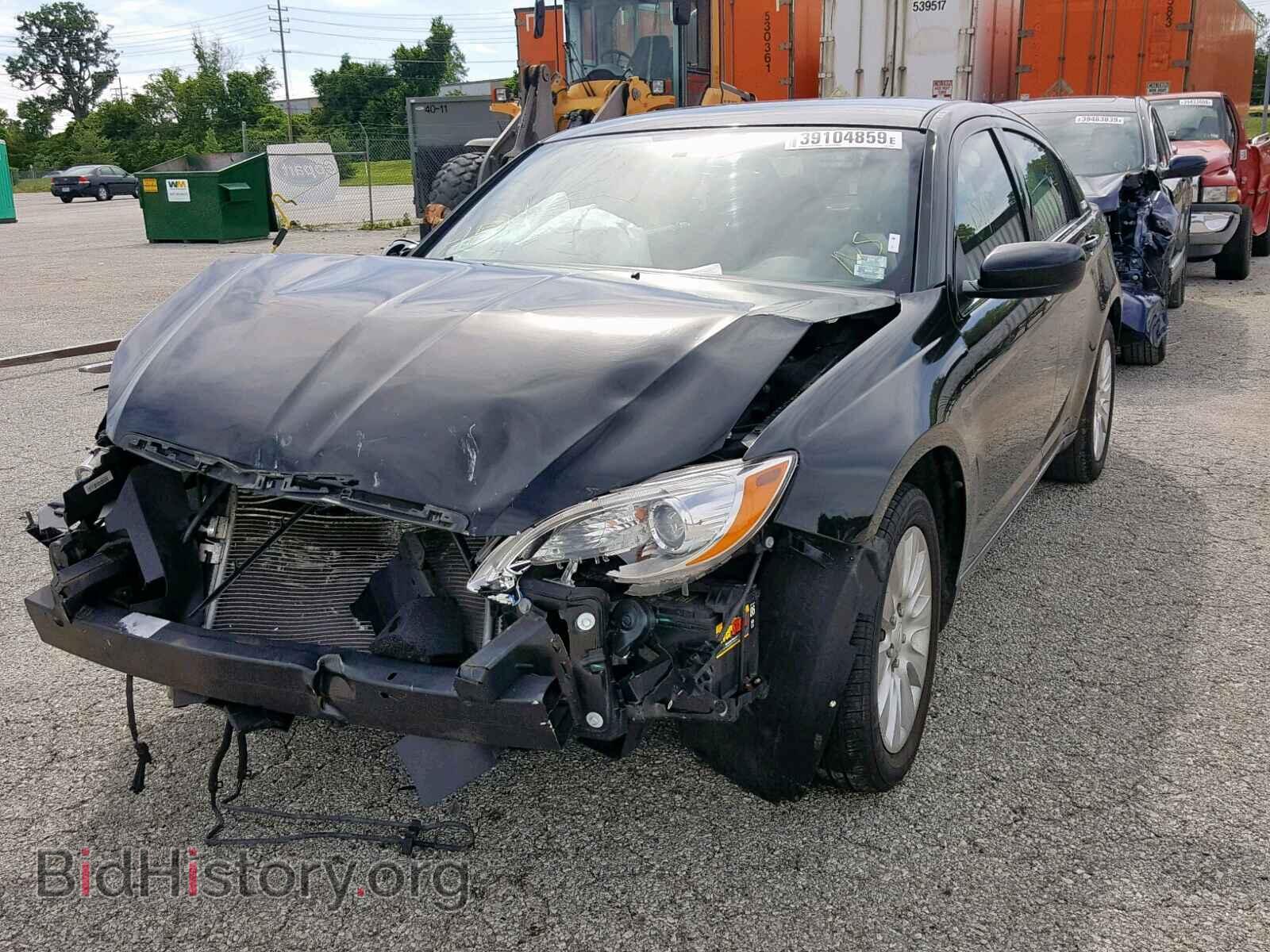 2012 CHRYSLER 200 - VIN: 1C3CCBAB1CN105044 - Фото 2