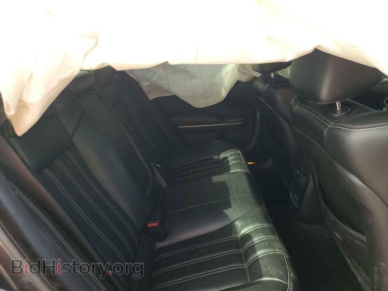 2019 CHRYSLER 300 - VIN: 2C3CCABG5KH659098 - Фото 10