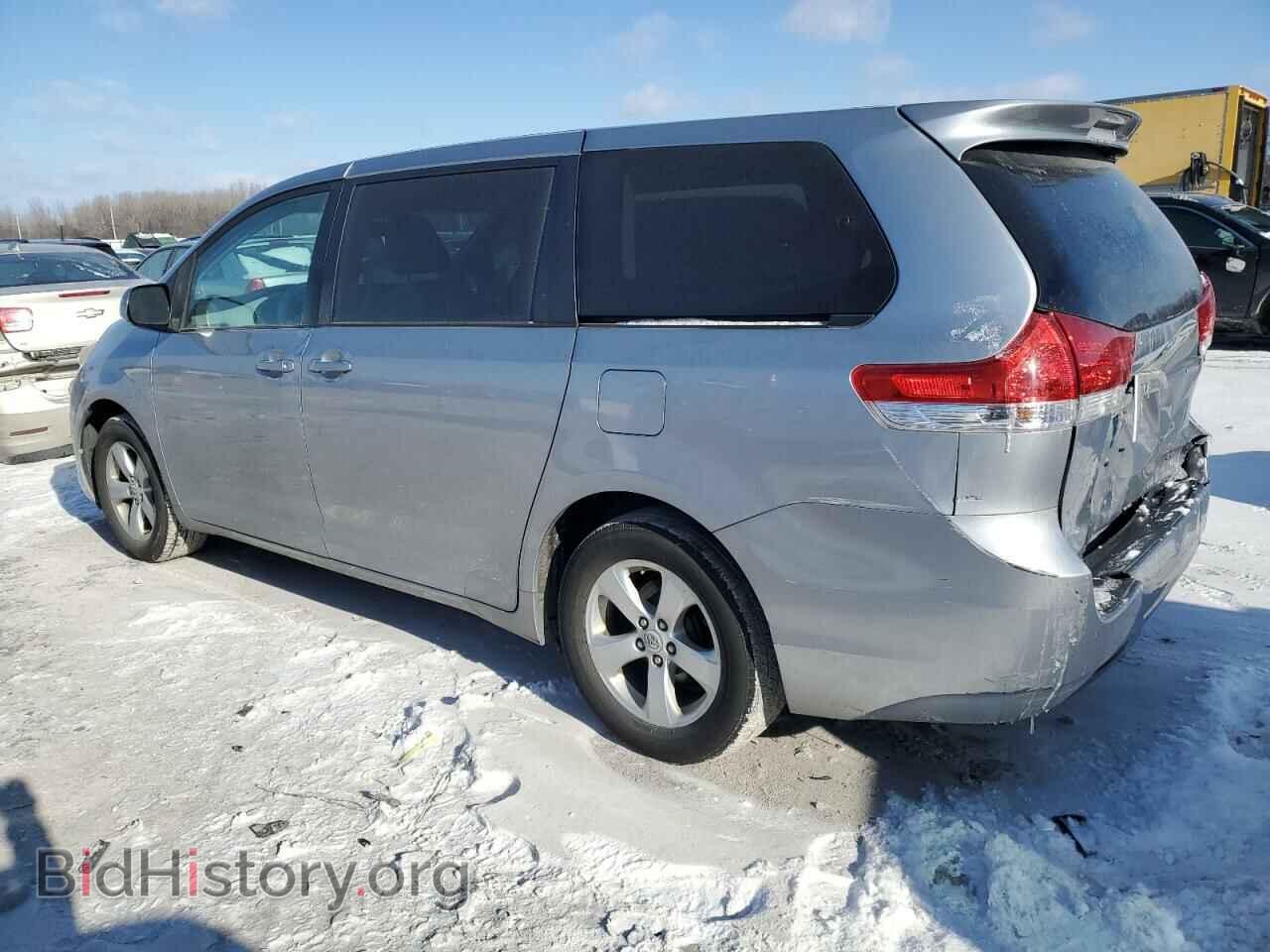 2012 TOYOTA SIENNA - VIN: 5TDKA3DC4CS011063 - Фото 2