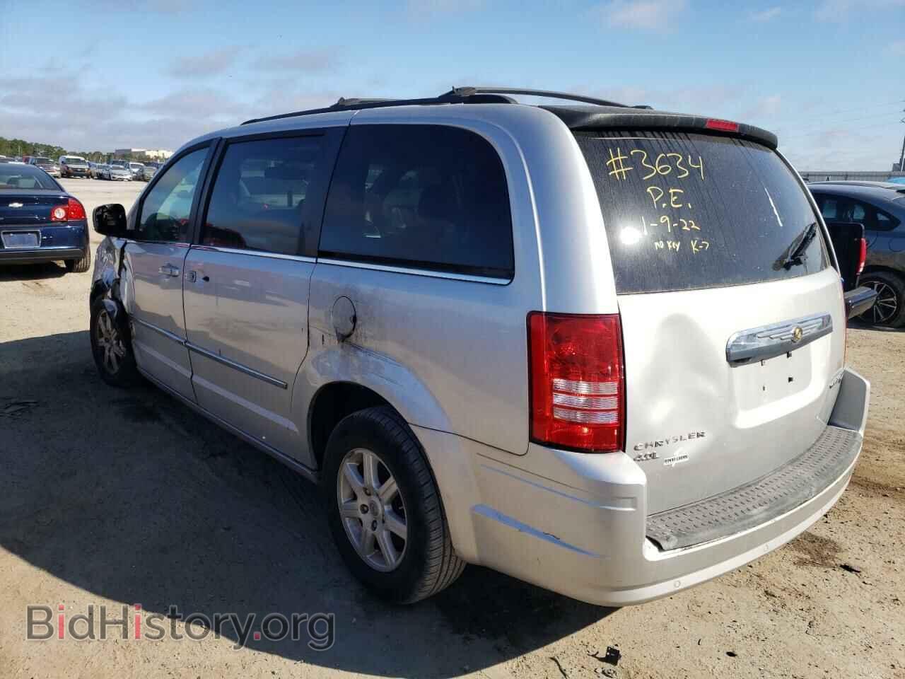 2010 CHRYSLER MINIVAN - VIN: 2A4RR8DX4AR361204 - Фото 2