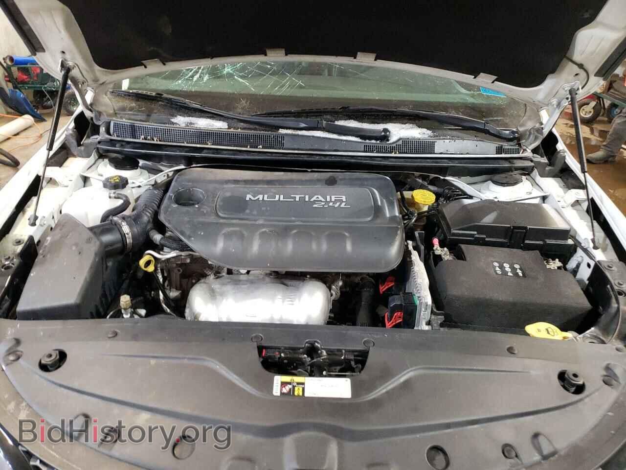 2016 CHRYSLER 200 - VIN: 1C3CCCBB2GN174528 - Фото 11
