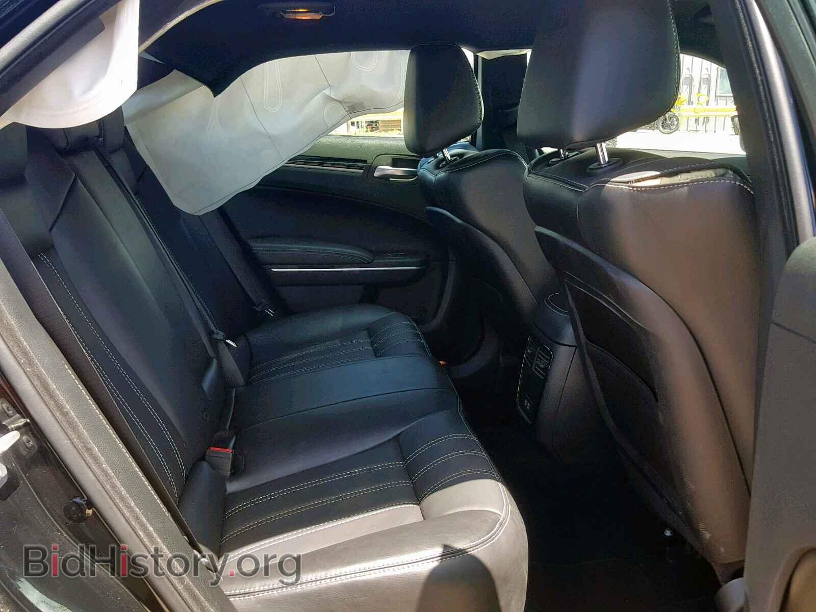 2019 CHRYSLER 300 - VIN: 2C3CCAGG0KH586442 - Photo 6