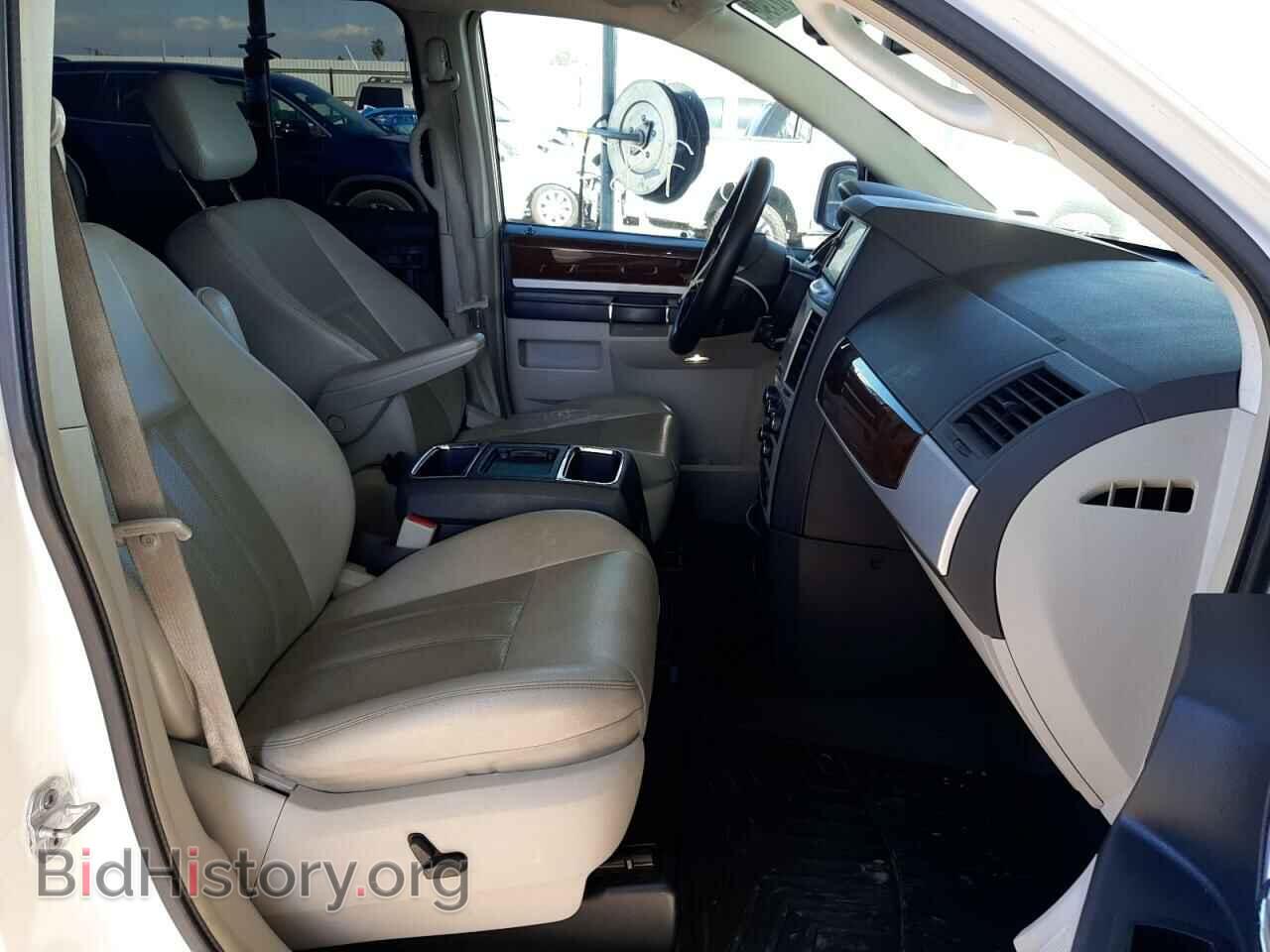 2010 CHRYSLER MINIVAN - VIN: 2A4RR8DX8AR394769 - Фото 5