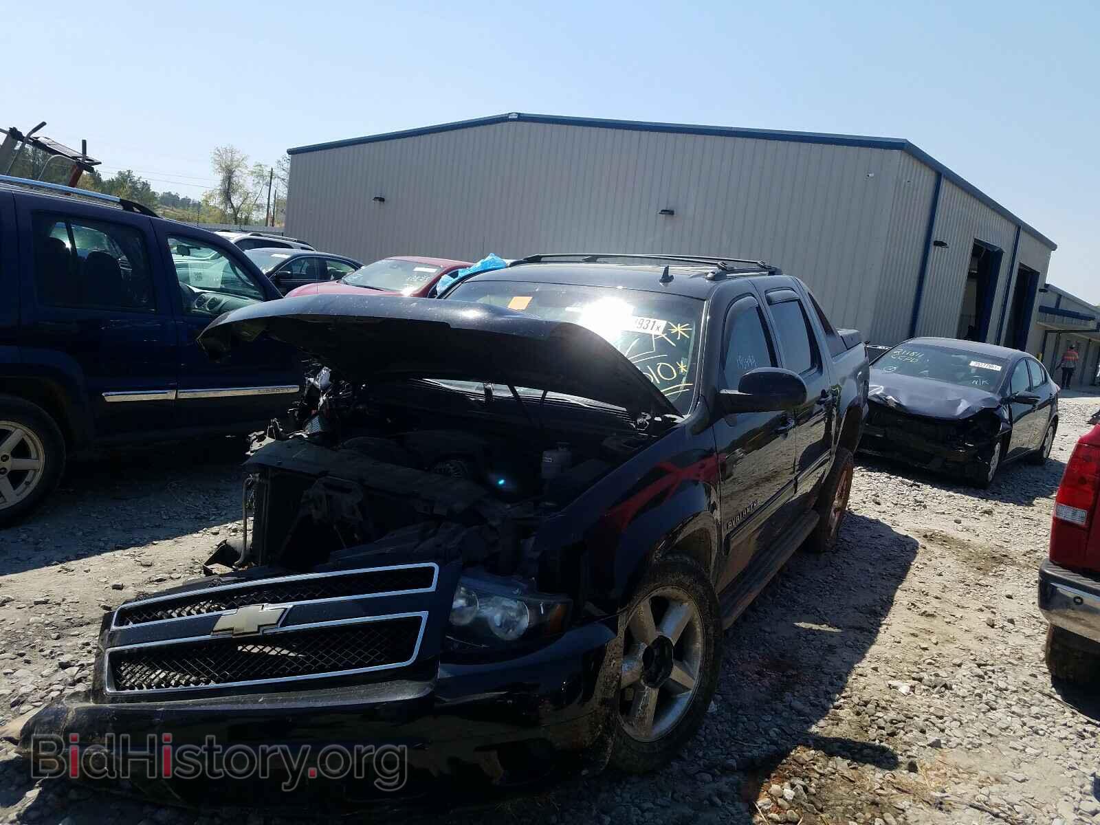 2011 CHEVROLET AVALANCHE - VIN: 3GNMCEE0XBG208391 - Фото 2