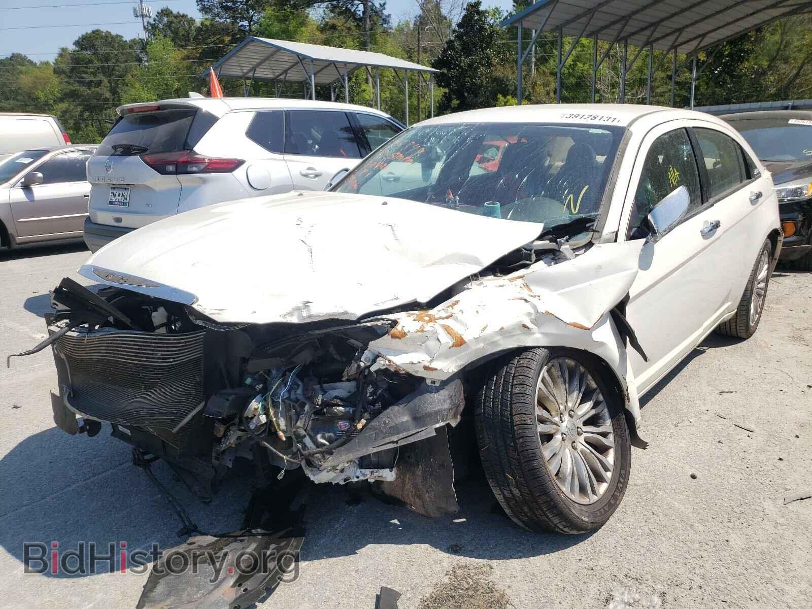 2011 CHRYSLER 200 - VIN: 1C3BC2FB7BN522395 - Фото 2