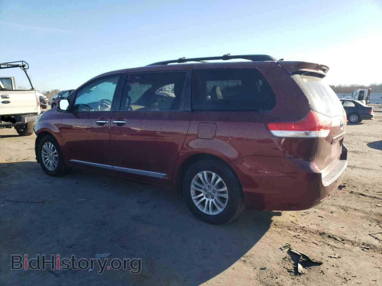 2011 TOYOTA All Models - VIN: 5TDYK3DC7BS137519 - Фото 2