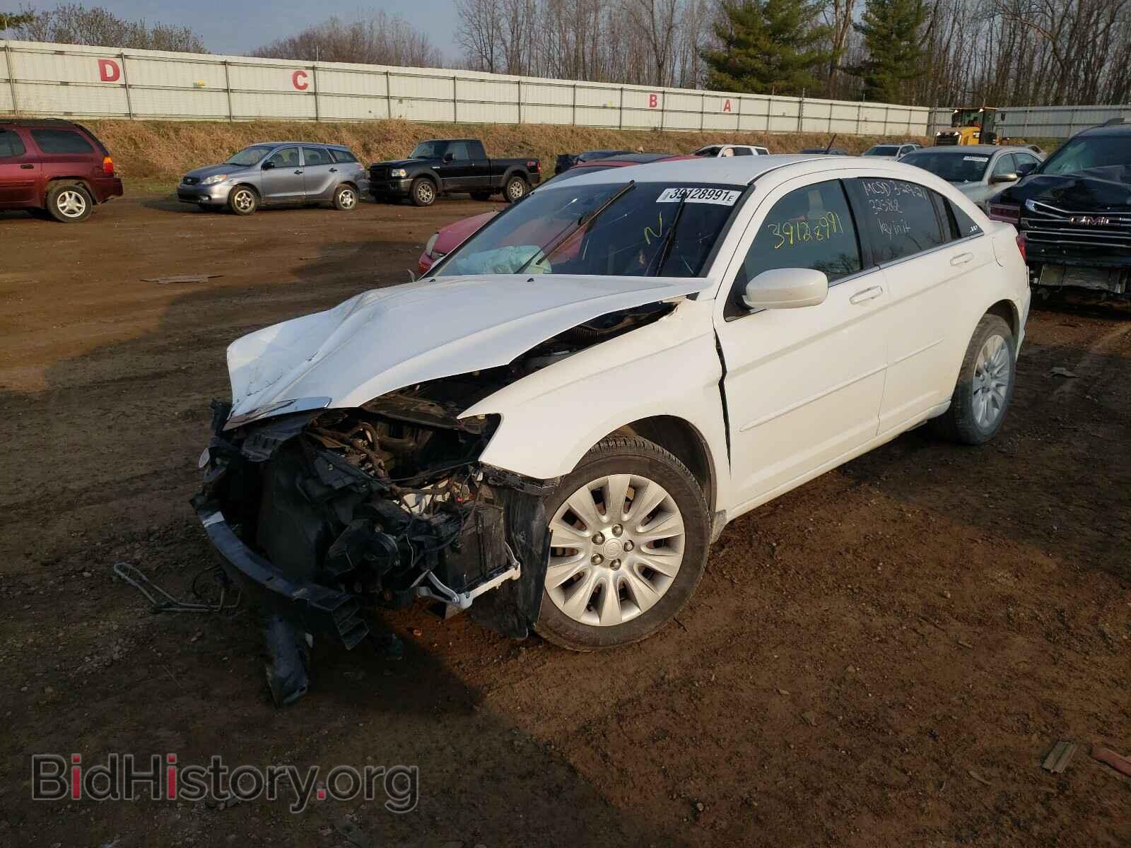 2012 CHRYSLER 200 - VIN: 1C3CCBAB7CN325868 - Фото 2