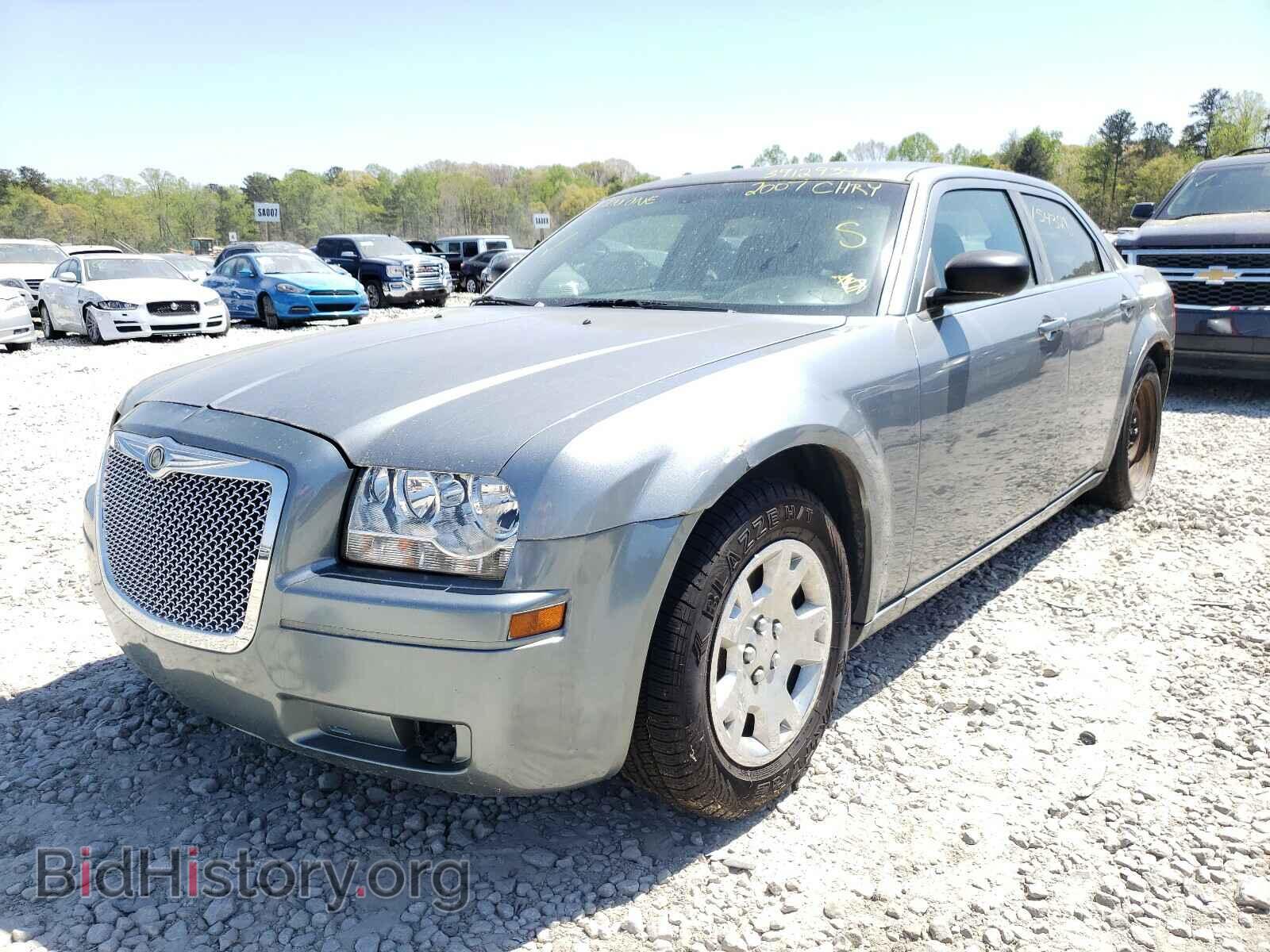 2007 CHRYSLER 300 - VIN: 2C3KA43R17H777627 - Фото 2