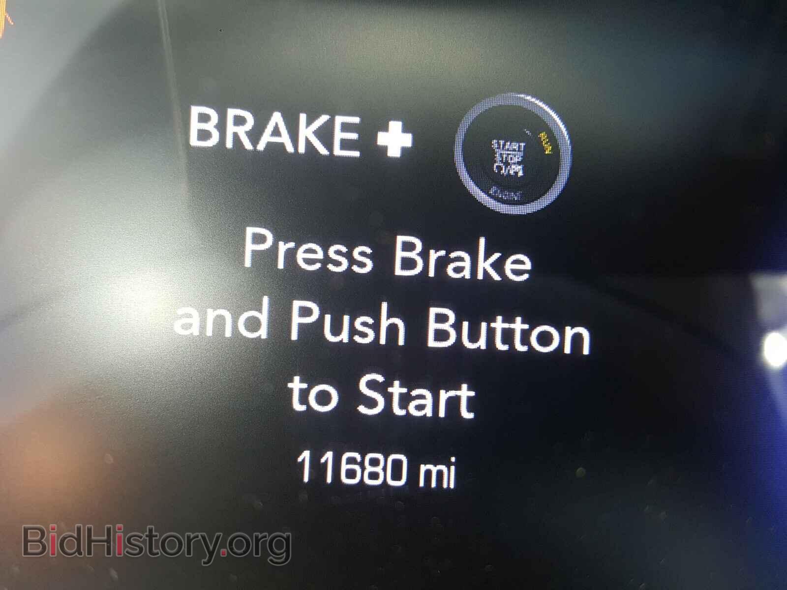 2018 CHRYSLER 300 - VIN: 2C3CCABG2JH264049 - Фото 8