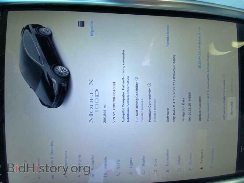 2017 Tesla MODEL X (VIN 5YJXCBE29HF043891) — photo 8 of 10