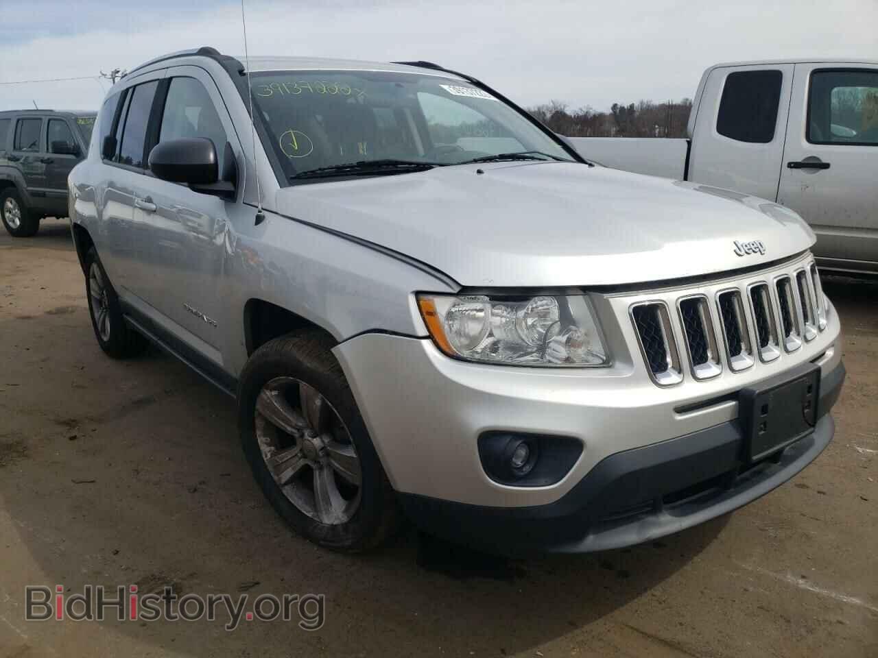 Photo 1J4NF1FB3BD135711 - JEEP COMPASS 2011