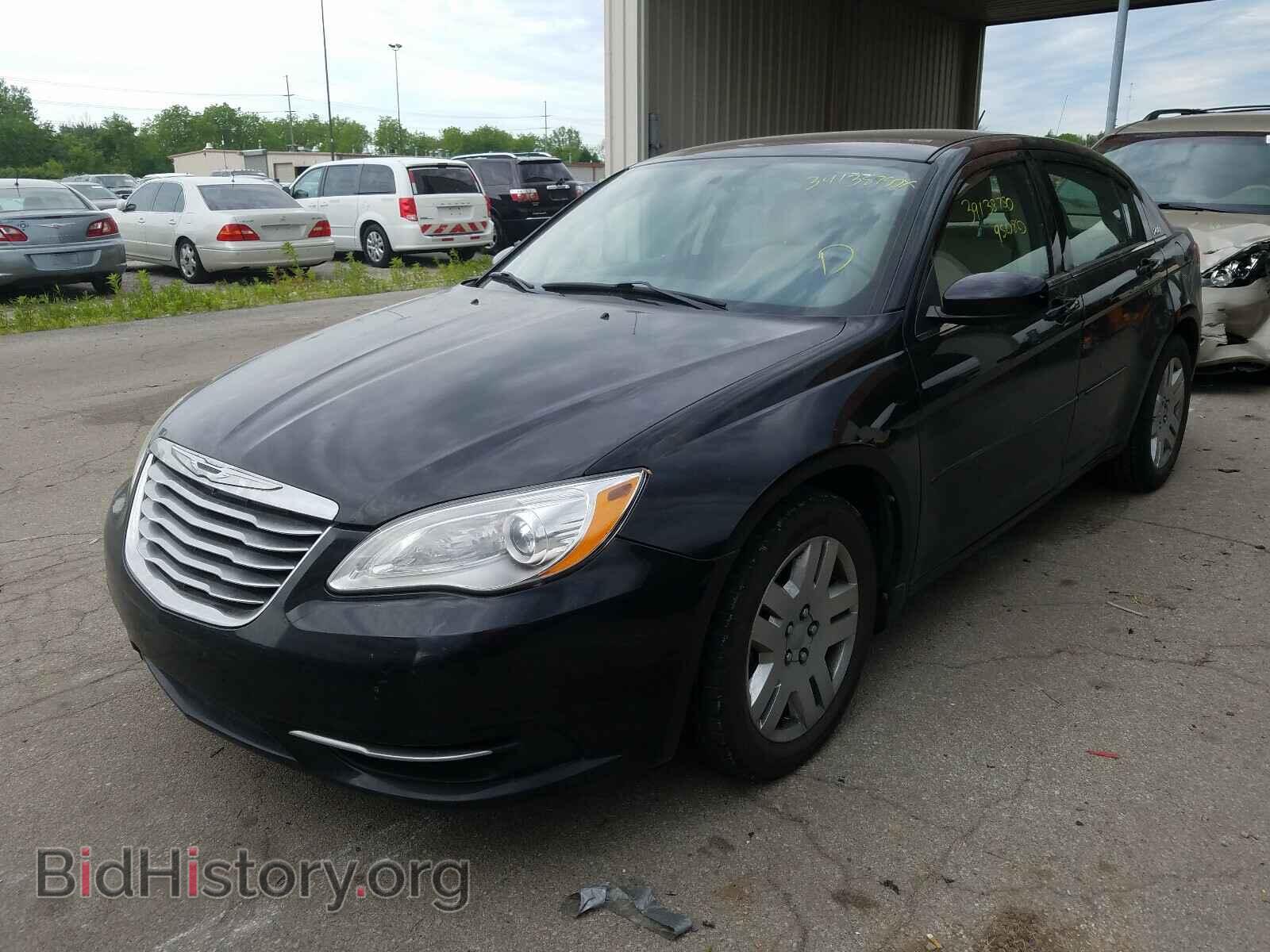 2013 CHRYSLER 200 - VIN: 1C3CCBAB7DN588525 - Фото 2