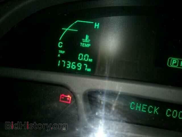 2004 CADILLAC DEVILLE - VIN: 1G6KD54Y24U233907 - Photo 8
