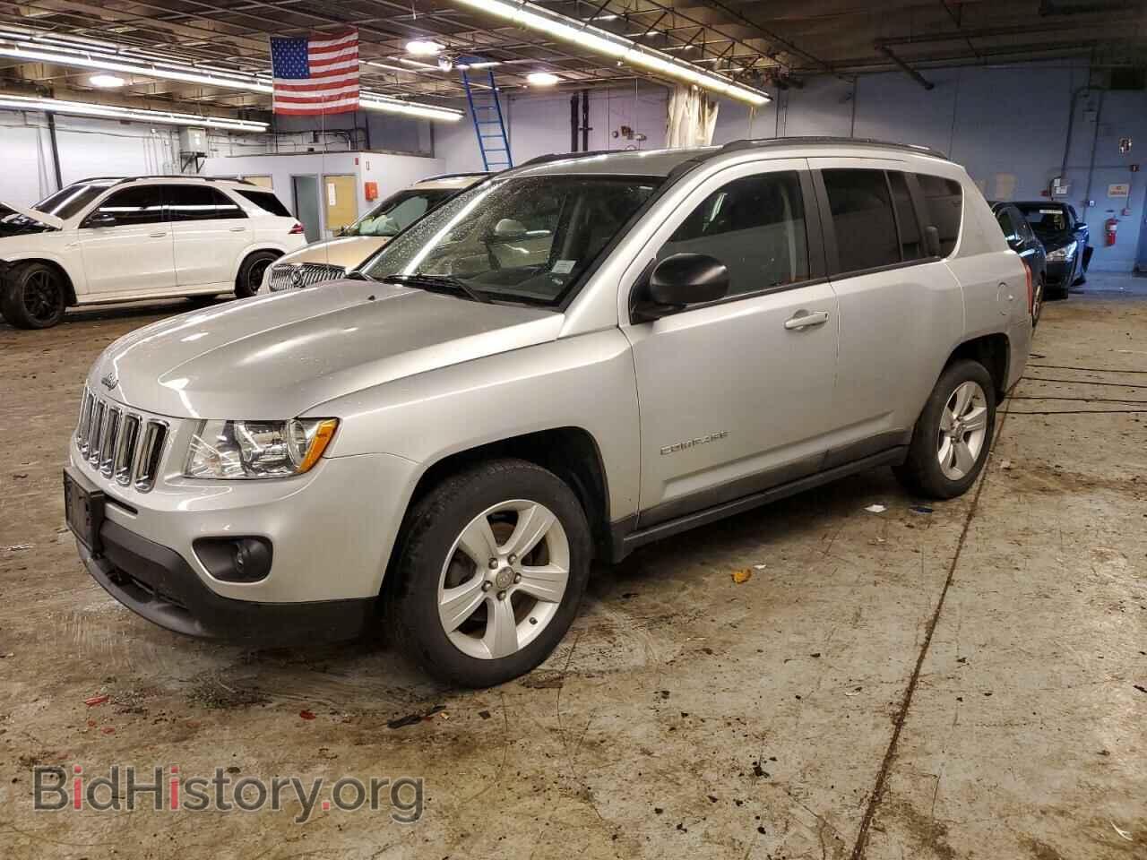 Photo 1J4NF1FB5BD136083 - JEEP COMPASS 2011
