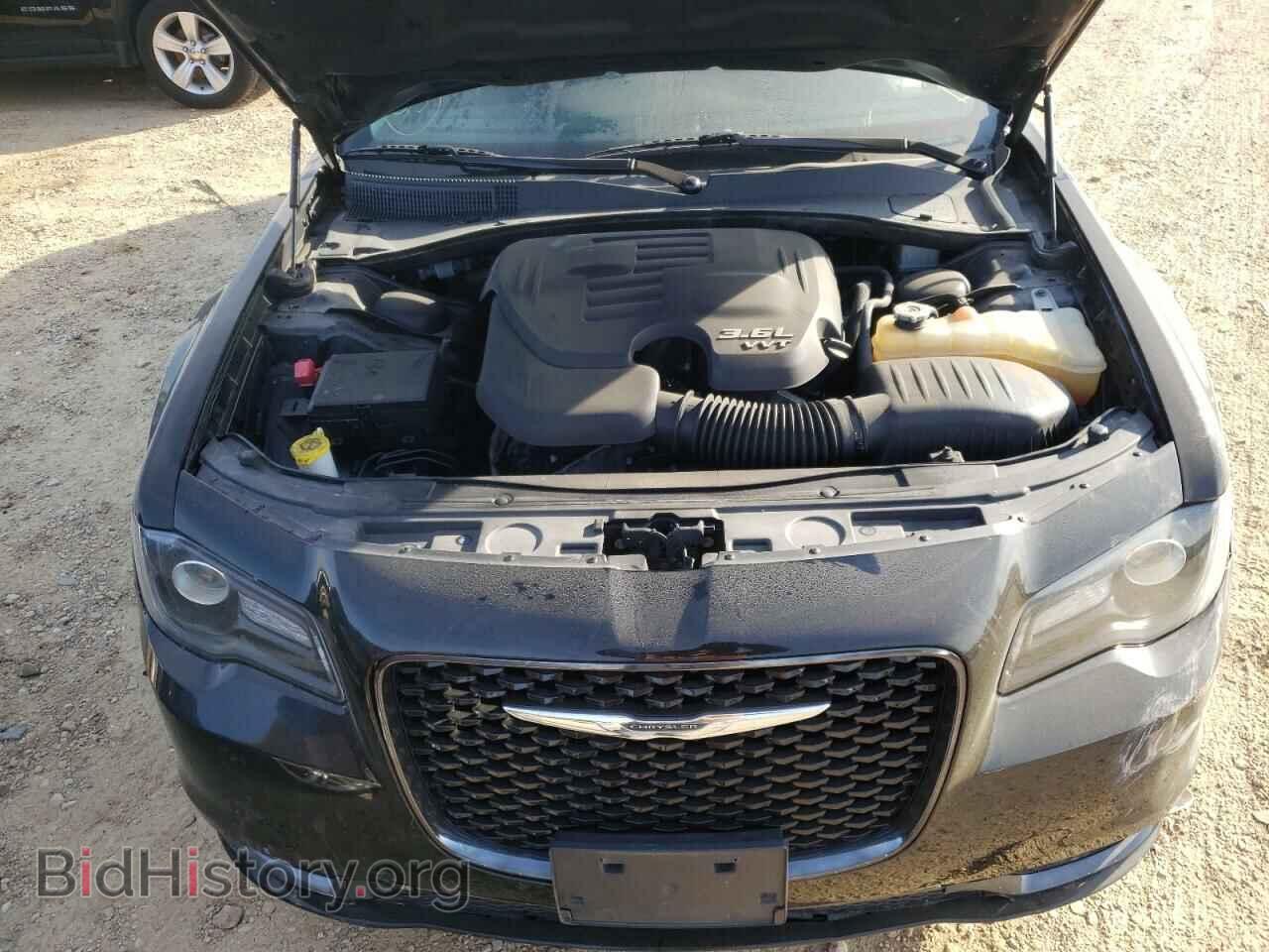 2019 CHRYSLER 300 - VIN: 2C3CCAAG1KH601751 - Фото 7