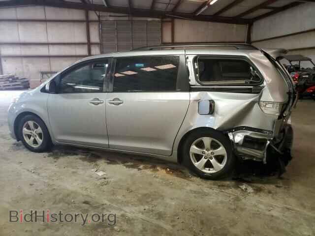 2013 TOYOTA SIENNA - VIN: 5TDKK3DC8DS287101 - Фото 2