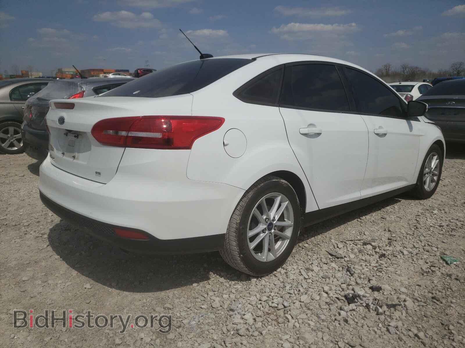 2017 FORD FOCUS - VIN: 1FADP3F2XHL334611 - Фото 4
