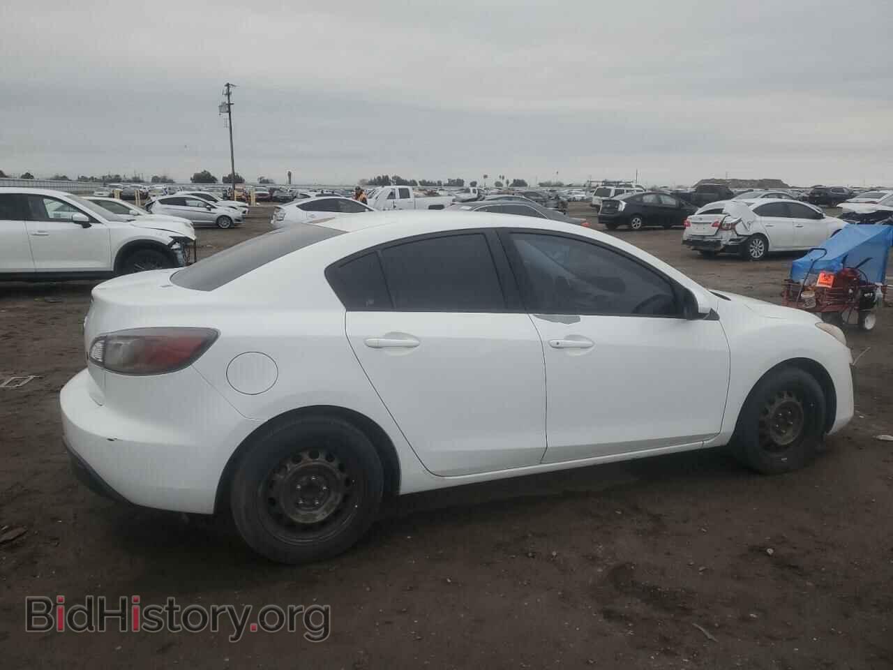 2011 MAZDA 3 - VIN: JM1BL1UG1B1479409 - Фото 3