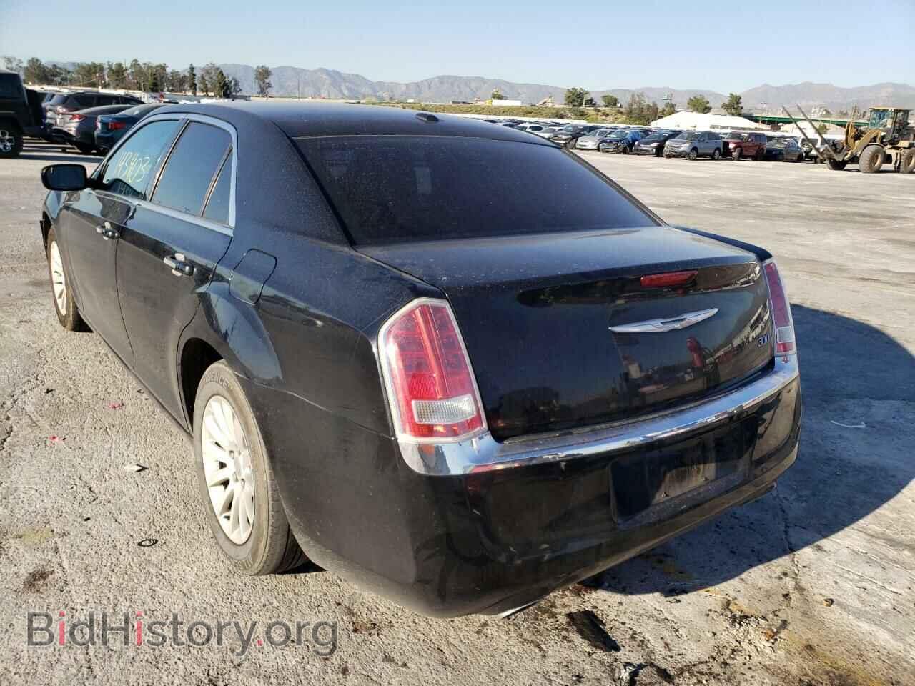 2014 CHRYSLER 300 - VIN: 2C3CCAAG0EH289331 - Фото 2