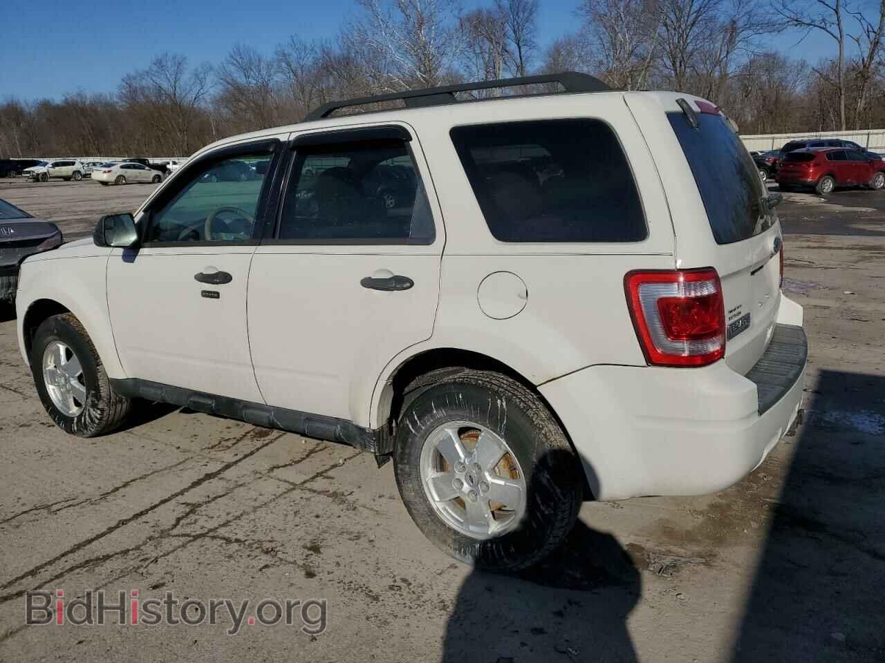 2011 FORD ESCAPE - VIN: 1FMCU9DG5BKA54250 - Фото 2