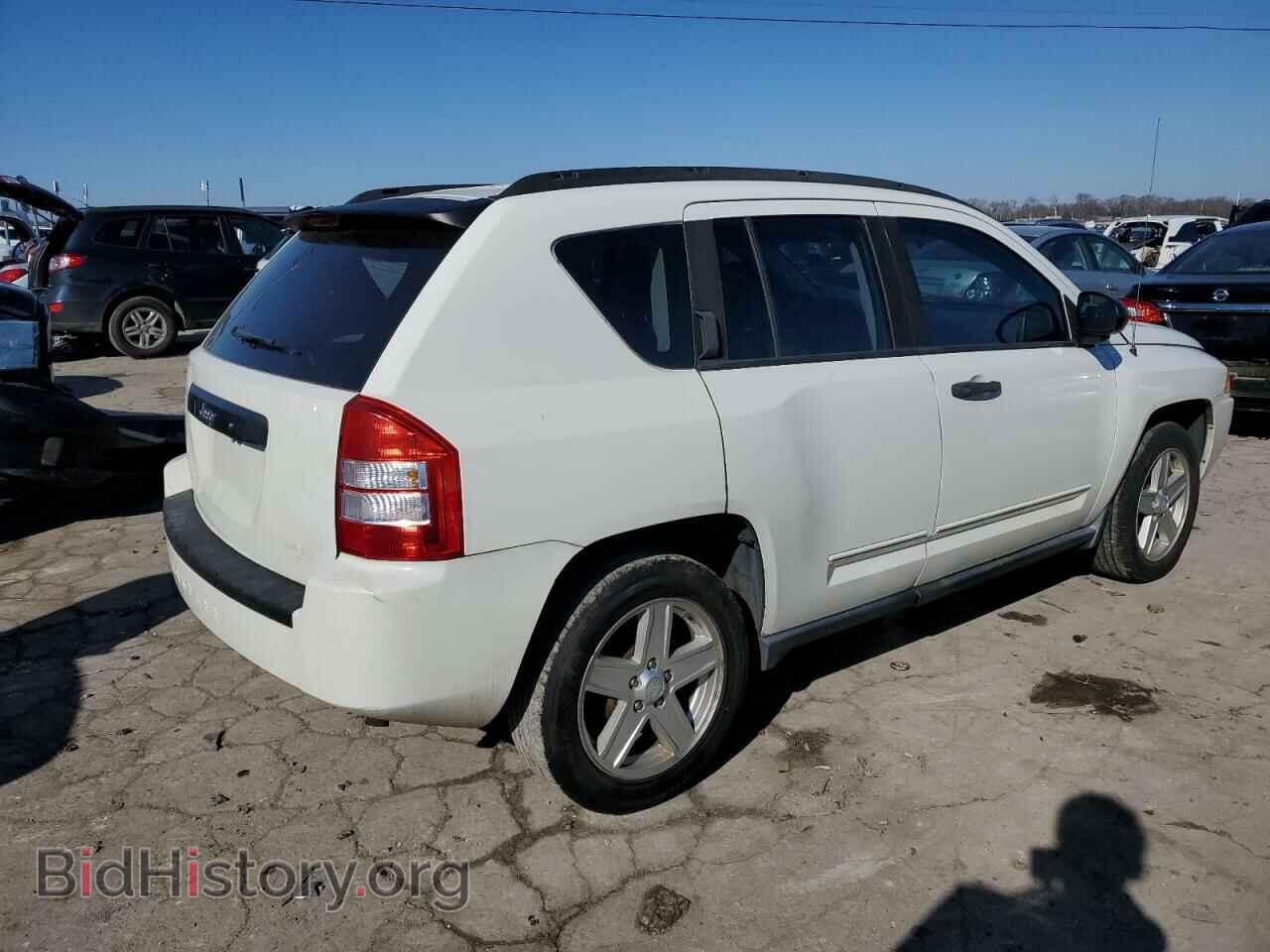 2010 JEEP COMPASS - VIN: 1J4NT4FB3AD504186 - Photo 3