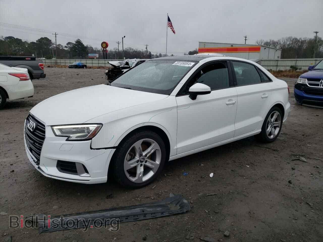Фотография WAUAUGFF6H1047565 - AUDI A3 2017