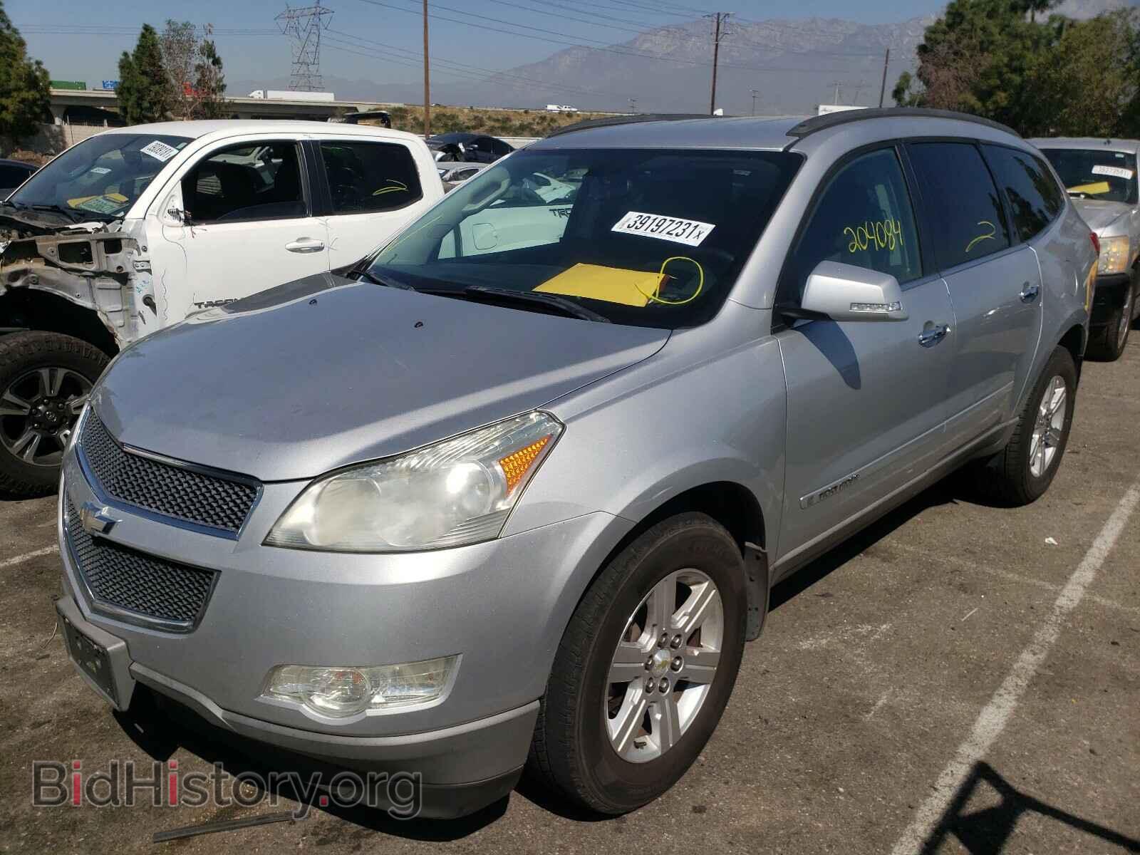 2009 CHEVROLET TRAVERSE - VIN: 1GNER23D79S123020 - Фото 2