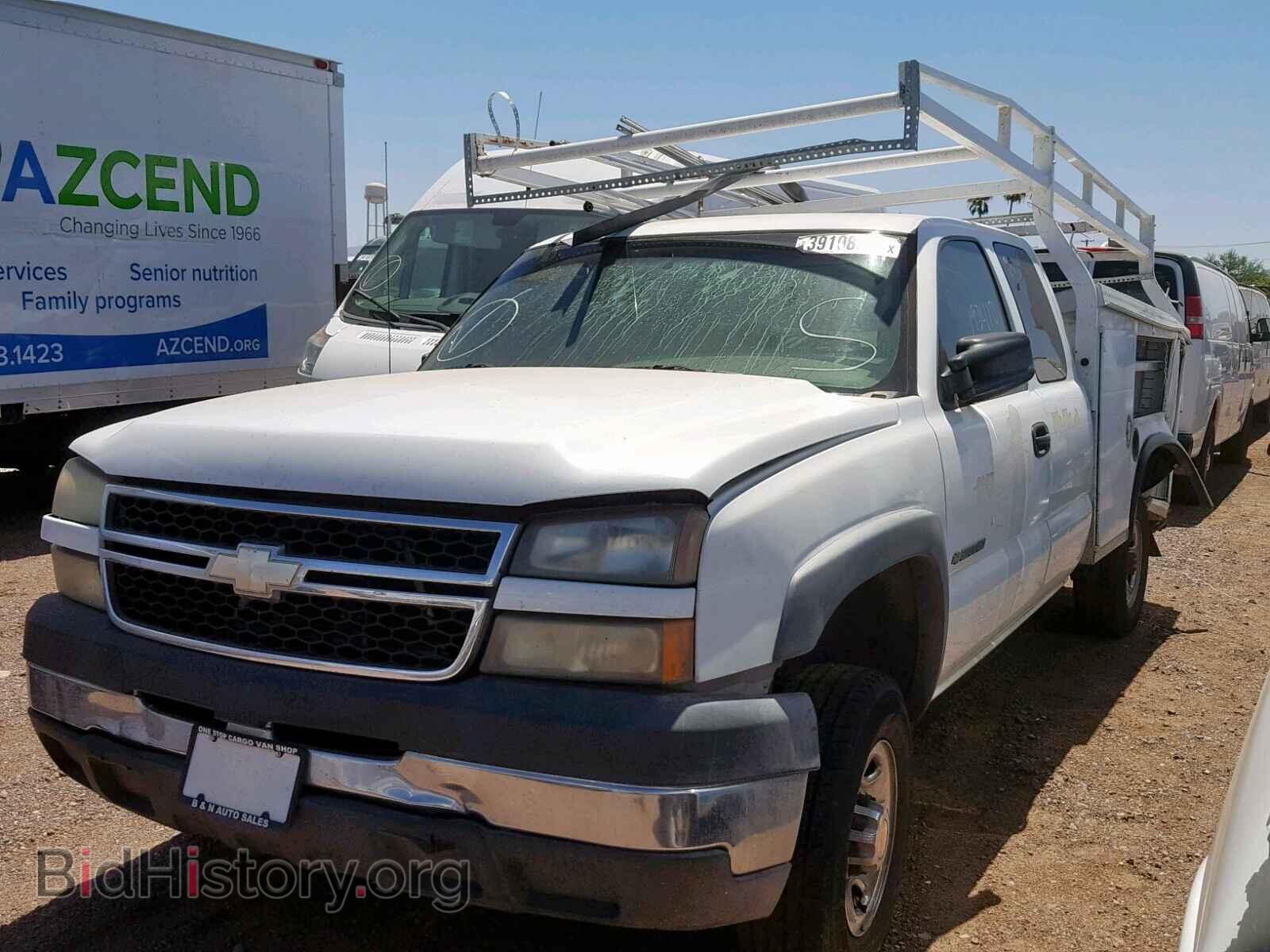 2006 CHEVROLET SILVERADO - VIN: 1GBHC29U46E211908 - Фото 2