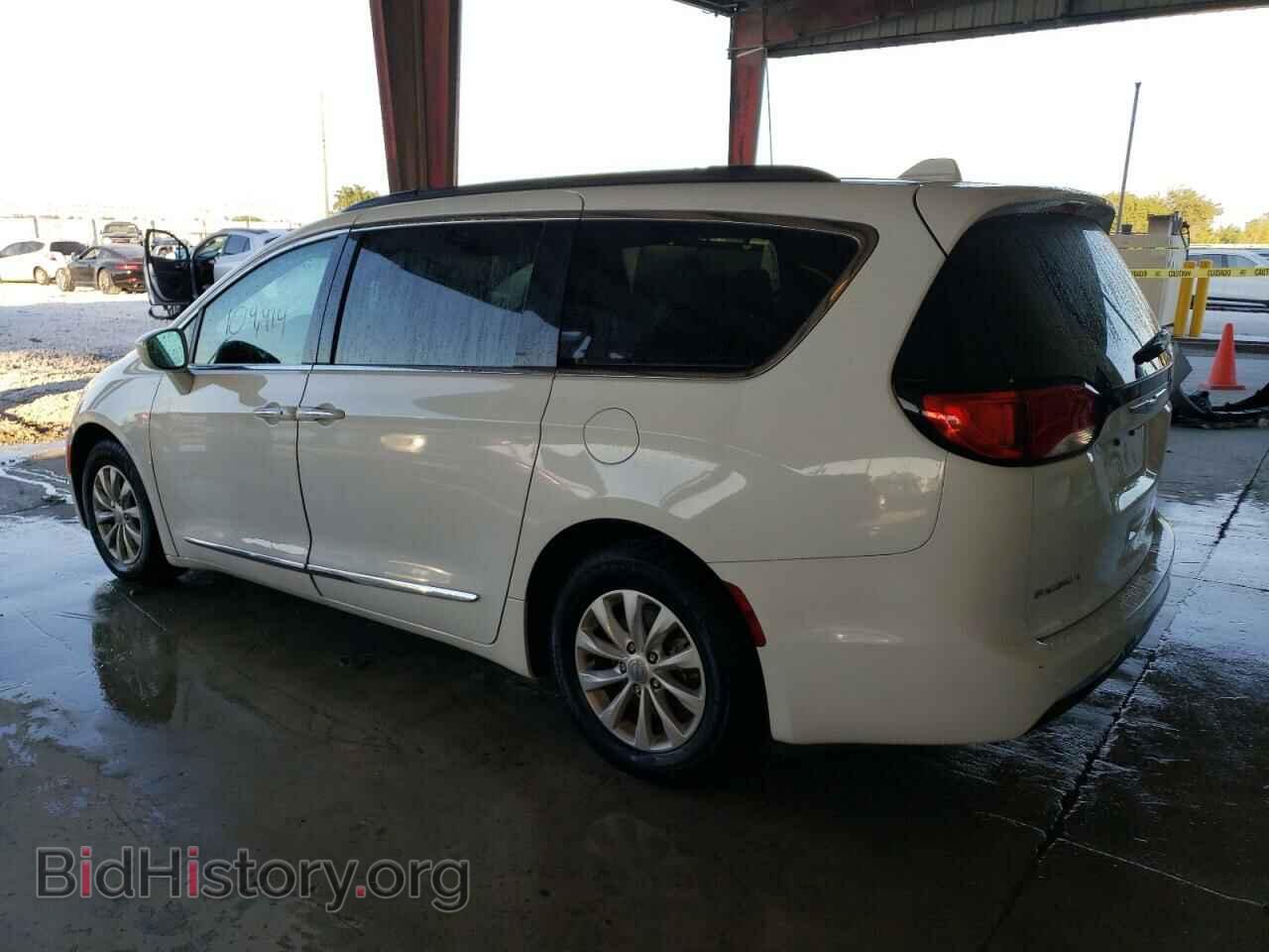 2017 CHRYSLER PACIFICA - VIN: 2C4RC1BG5HR591068 - Фото 2