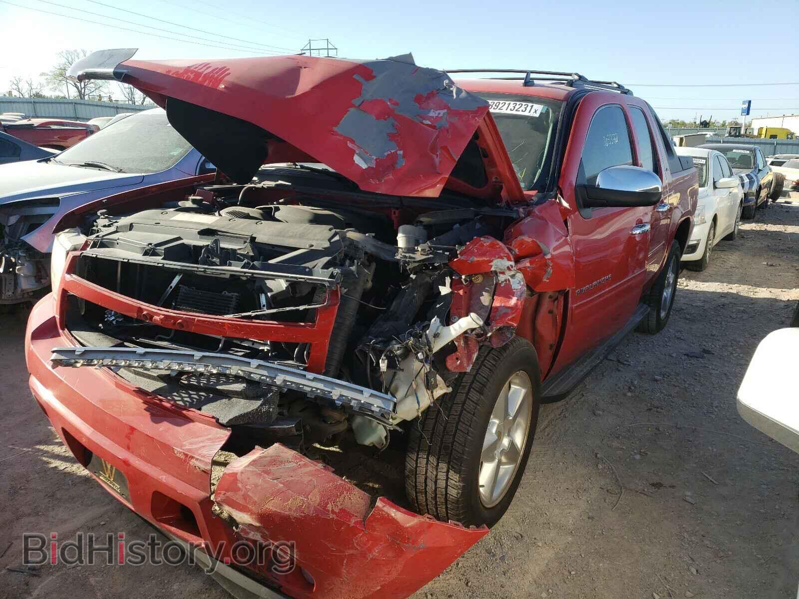 2011 CHEVROLET AVALANCHE - VIN: 3GNMCFE05BG329982 - Фото 2