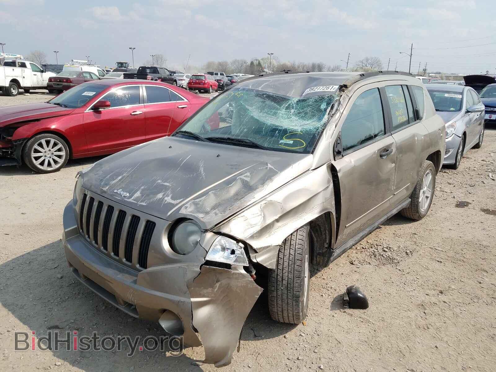 2008 JEEP COMPASS - VIN: 1J8FT47028D599575 - Photo 2