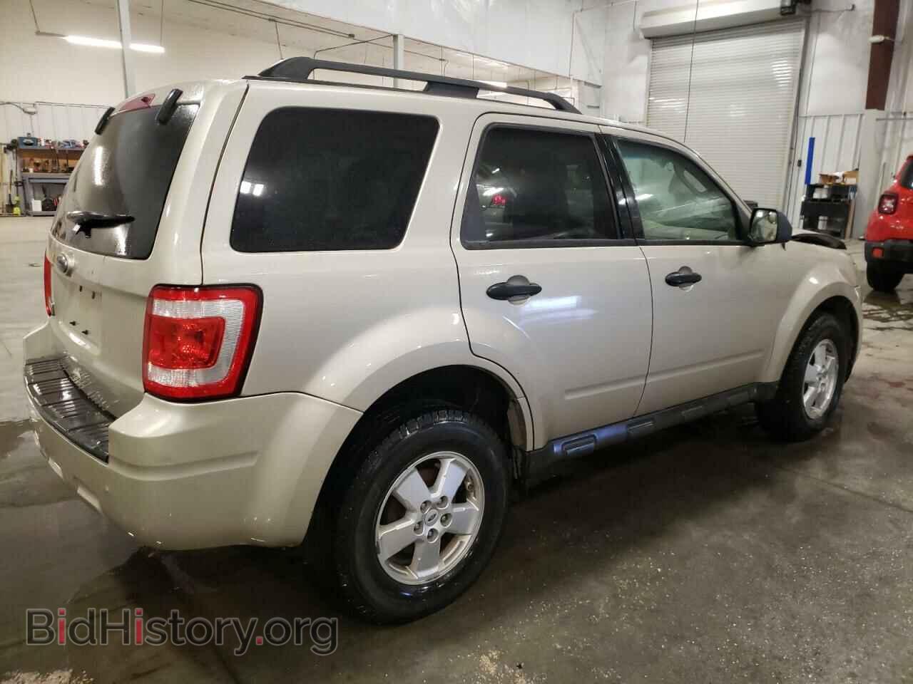 2010 FORD ESCAPE - VIN: 1FMCU0D77AKB41237 - Фото 3