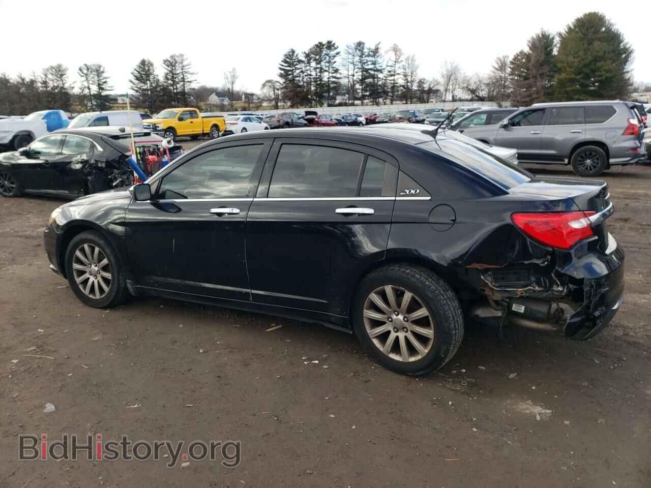 2013 CHRYSLER 200 - VIN: 1C3CCBCG8DN520632 - Фото 2