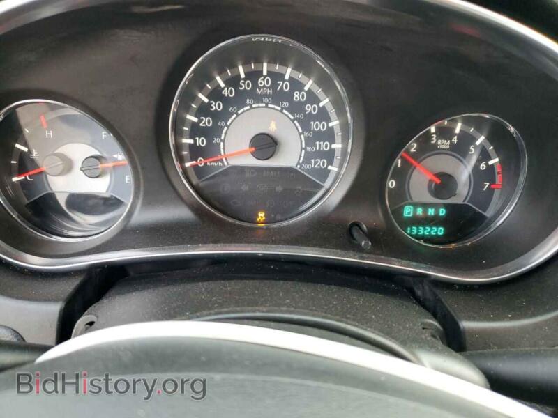 2013 Chrysler 200 (VIN 1C3CCBAB9DN765169) — photo 9 of 13