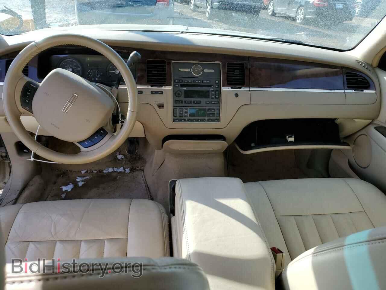2006 LINCOLN TOWNCAR - VIN: 1LNHM81V46Y643473 - Фото 8