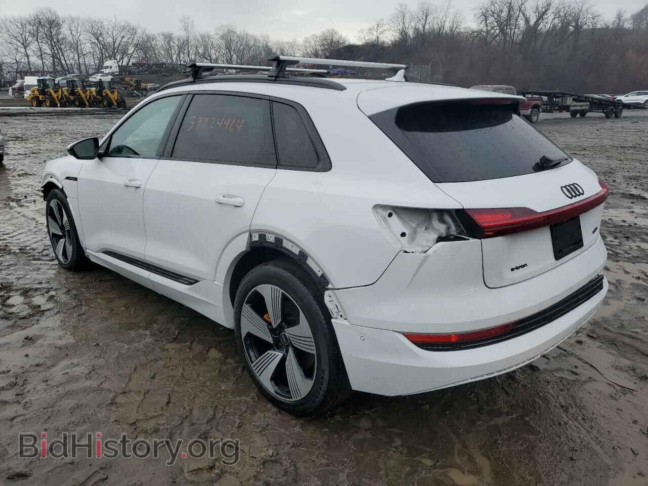 2022 AUDI E-TRON - VIN: WA1LAAGE6NB008353 - Фото 2