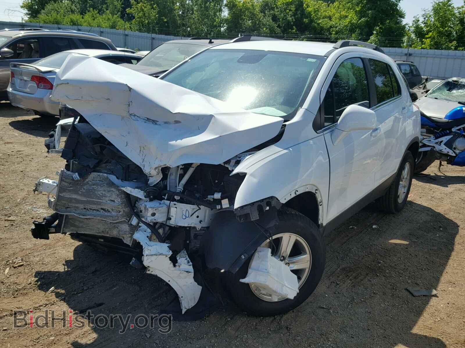 2016 CHEVROLET TRAX - VIN: 3GNCJPSB8GL261575 - Фото 2
