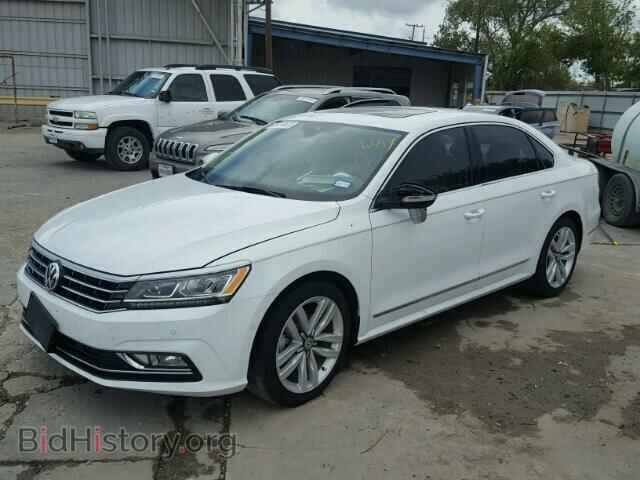 2017 VOLKSWAGEN PASSAT - VIN: 1VWCT7A39HC059996 - Фото 2