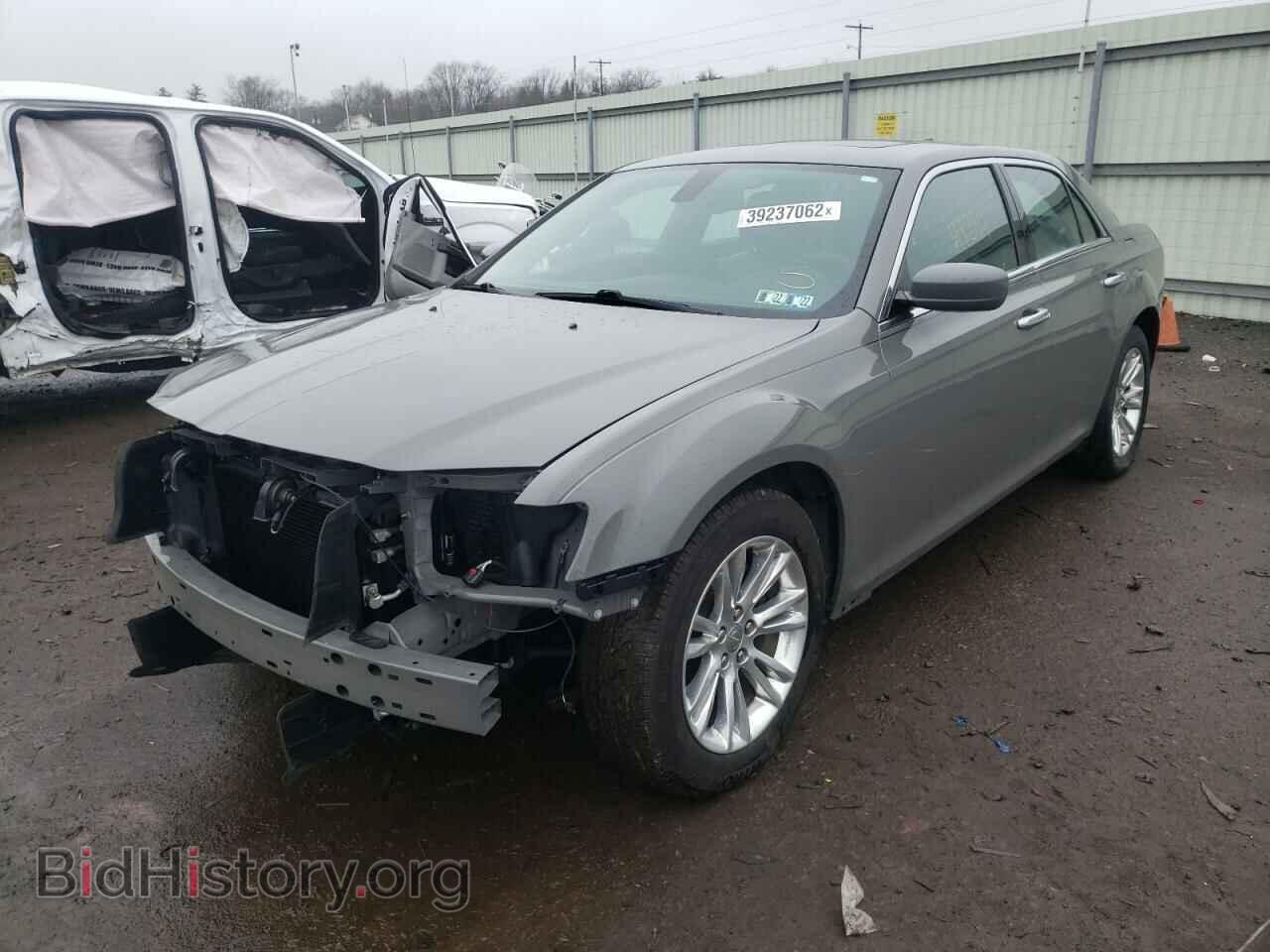 2017 CHRYSLER 300 - VIN: 2C3CCAAG8HH668047 - Фото 2