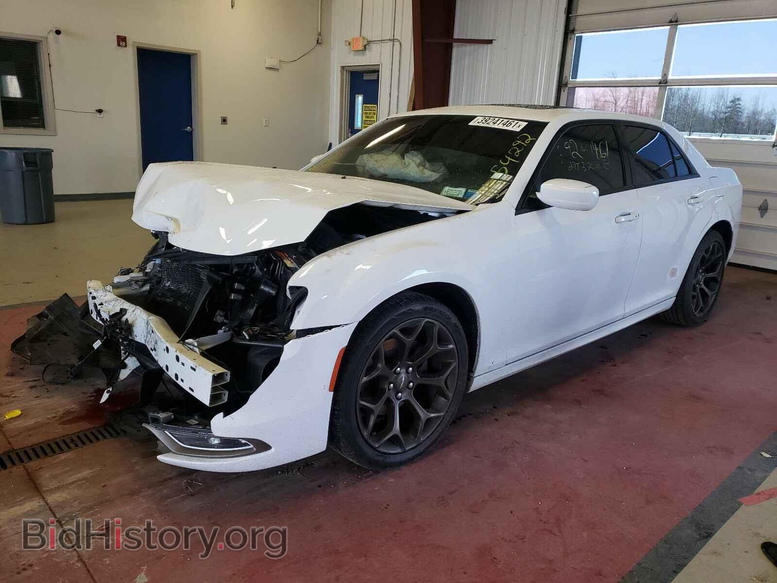 2016 CHRYSLER 300 - VIN: 2C3CCABG1GH282549 - Фото 2